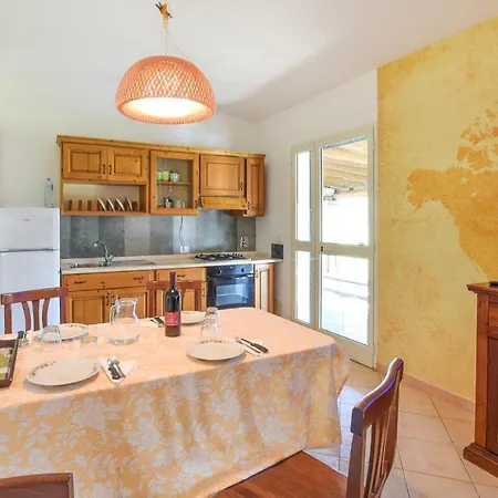 Lovely In With Kitchen Hébergement de vacances *